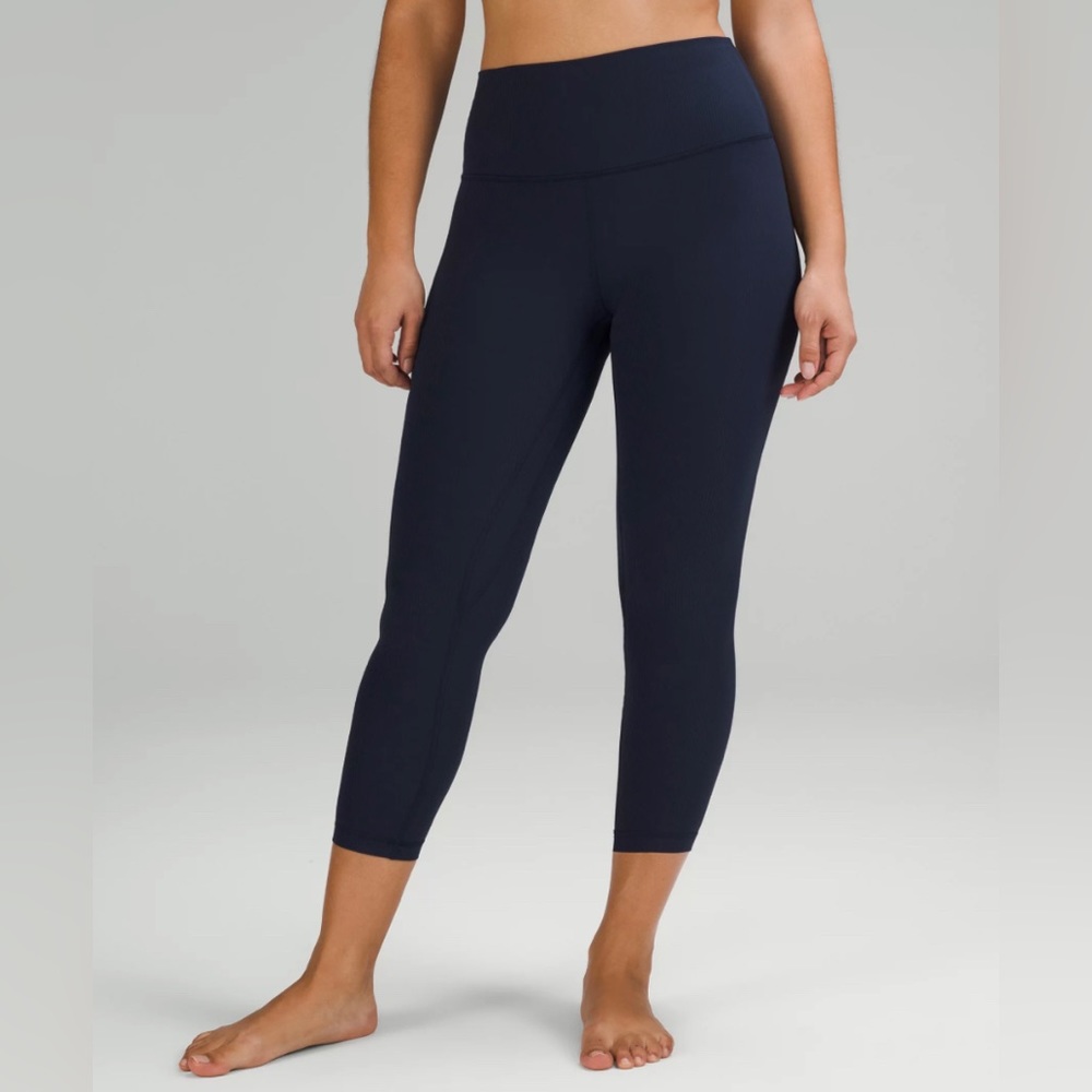 LULULEMON - Fast and Free High Rise Capri - True Navy - Small